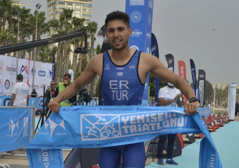 Kürsüye İzmir damgası
