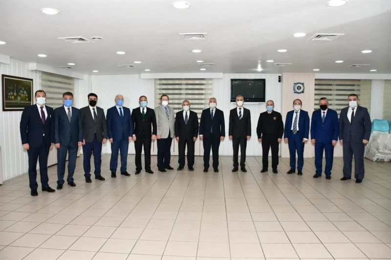 Emekliliğe ayrılan vali yardımcısına veda programı
