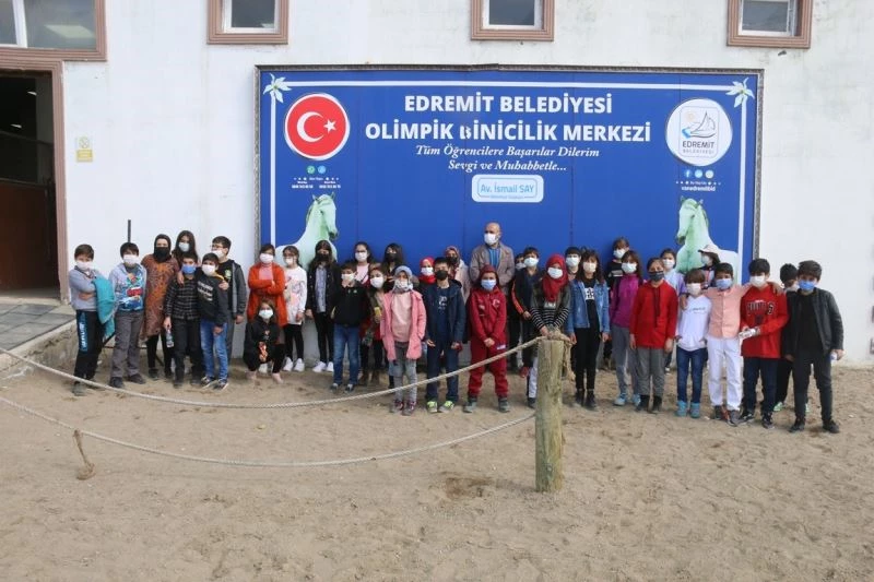 Sınıf başkanı oldu, mektupla sözünü yerini getirdi
