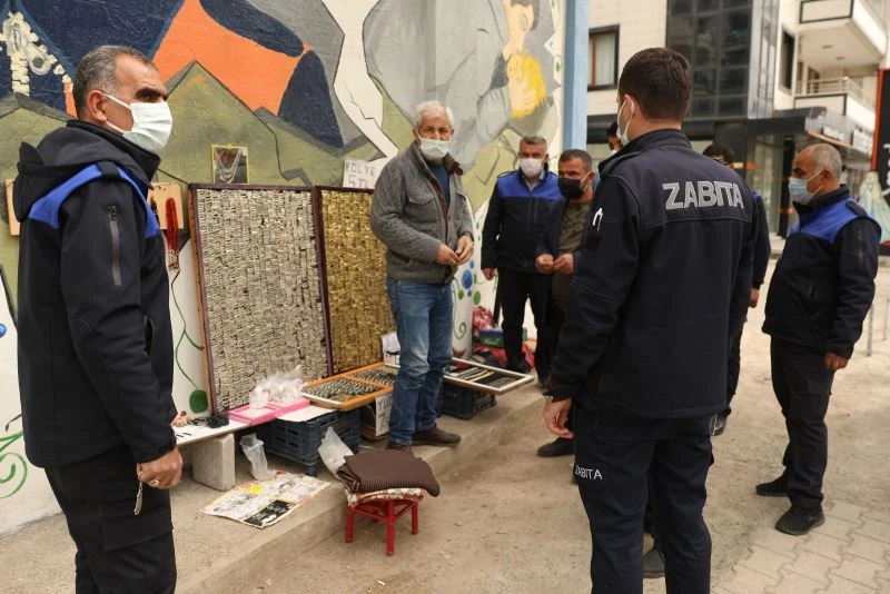 Diyarbakır’da zabıta ekipleri kaldırım işgallerine son veriyor
