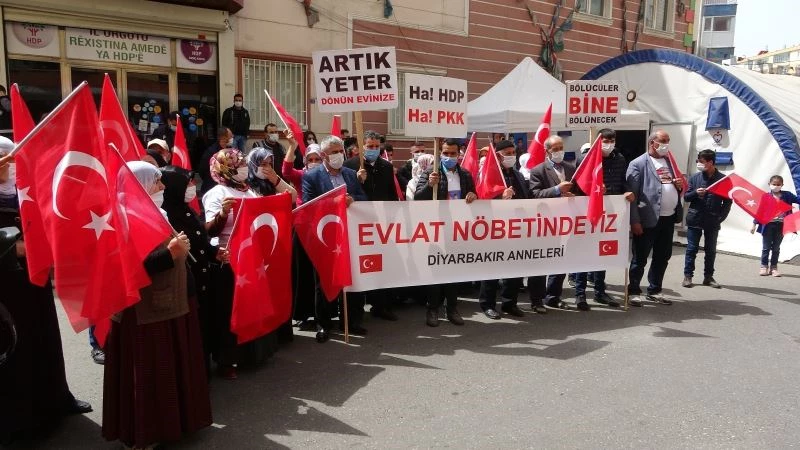 Evlat nöbetindeki baba Biçer: 