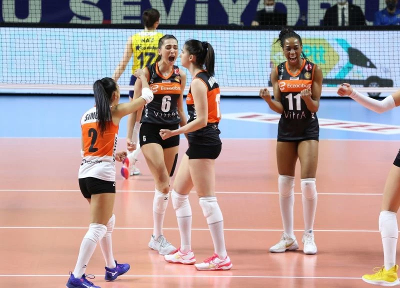 Sultanlar Ligi: Fenerbahçe Opet: 3 - Eczacıbaşı VitrA: 2
