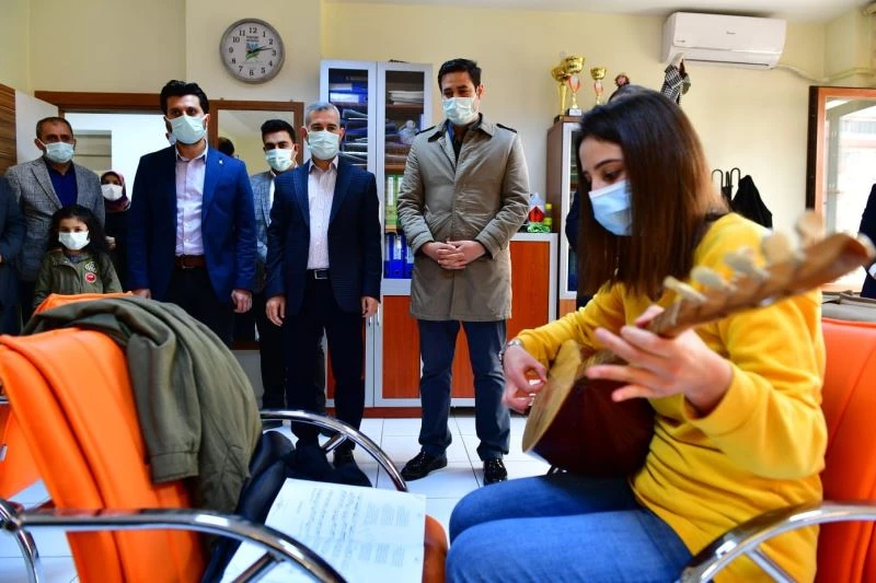 Yeşilyurt’ta sanat kurslarını ziyaret
