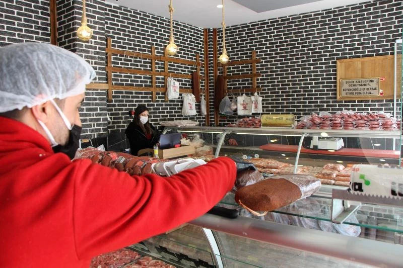 Bu kasapta her şey şehit ailelerine ücretsiz
