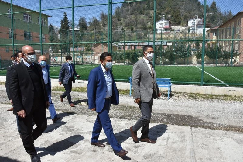 Demir, Çamlıyayla’daki spor tesislerinde incelemelerde bulundu
