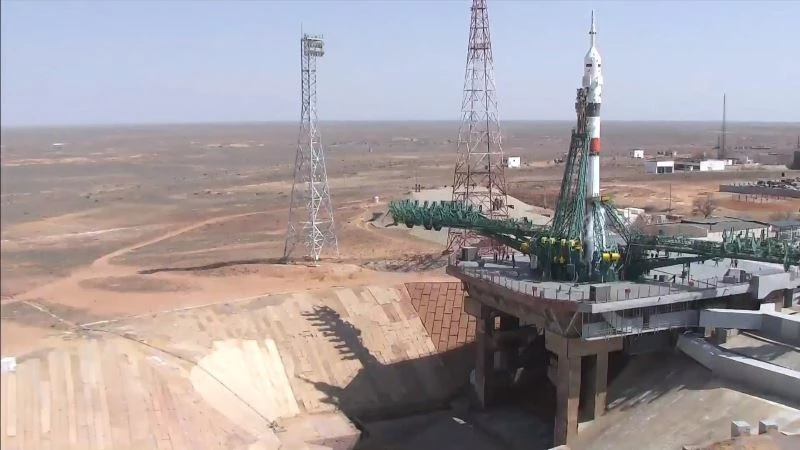 Kozmonot Gagarin’in ilk uçuşunun 60. yılı onuruna Soyuz ekibi uzaya fırlatıldı
