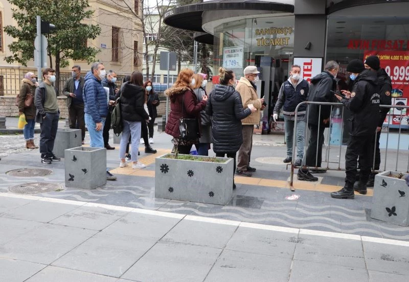 İzolasyon kurallarını ihlal eden 14 kişiye idari işlem
