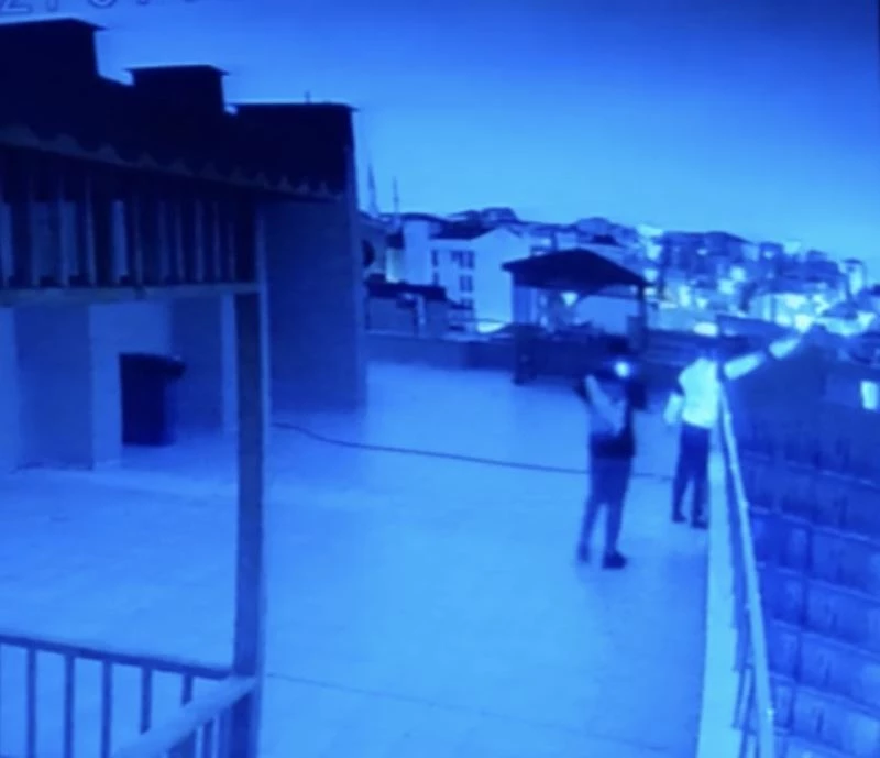 (Özel) İstanbul’da evinde uyuyan çocuklu aile ölümden döndü
