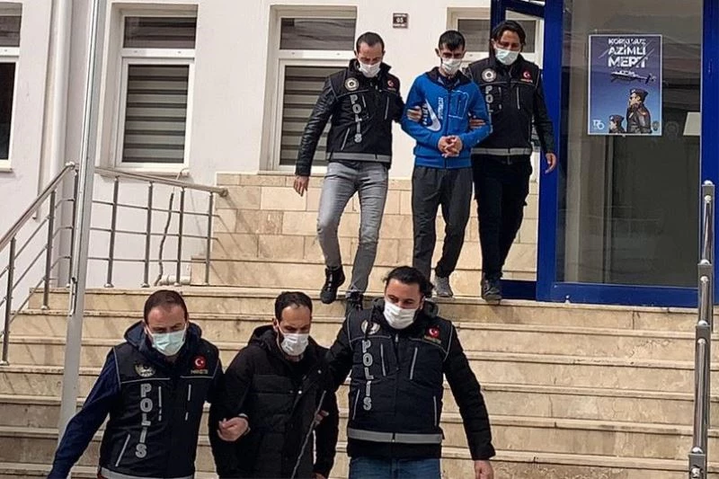 Gümüşhane’de 499 adet sentetik hap ve 10,87 gram bonzai ele geçirildi
