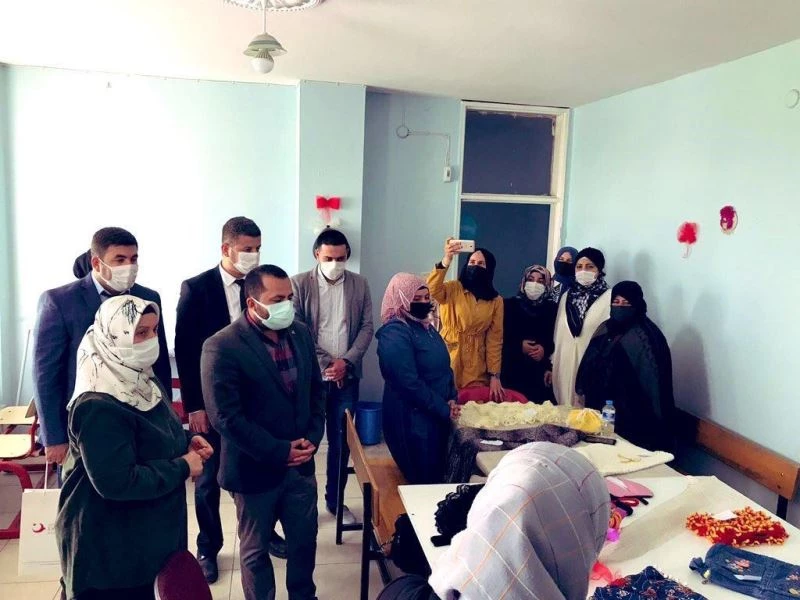 TÜGVA’dan Suriyelilere yönelik kurslar
