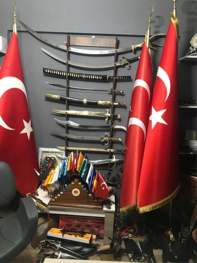 Uşak’ta 229 adet kesici alet satılmadan ele geçirildi
