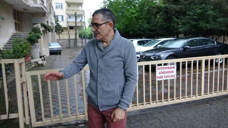 (Özel) Ataşehir’de kısıtlama gününde apartman bahçesinden motosiklet çalındığı anlar kamerada
