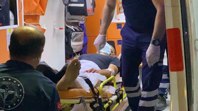 Husumetlisi tarafından baltayla yaralandı
