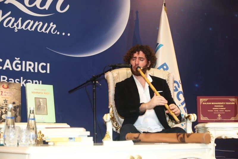 Yazar Mengüç, mutluluğun formülünü anlattı
