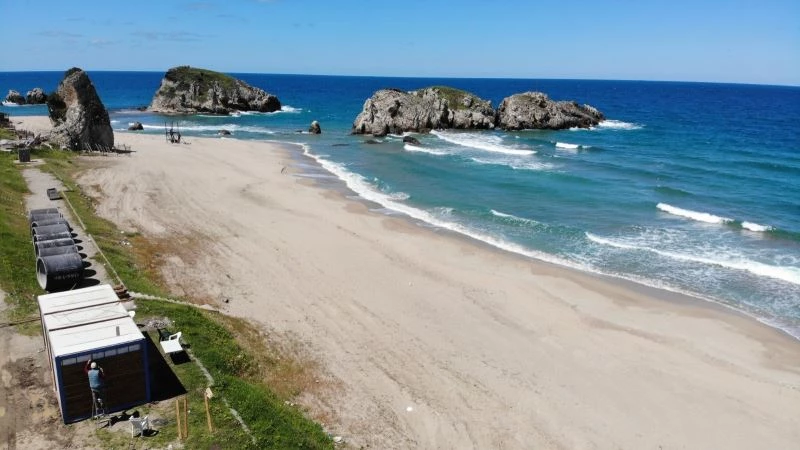 Şile’de otel inşaatında kumsala dökülen beton ile açılan fosseptik çukuru tepkilere neden oldu
