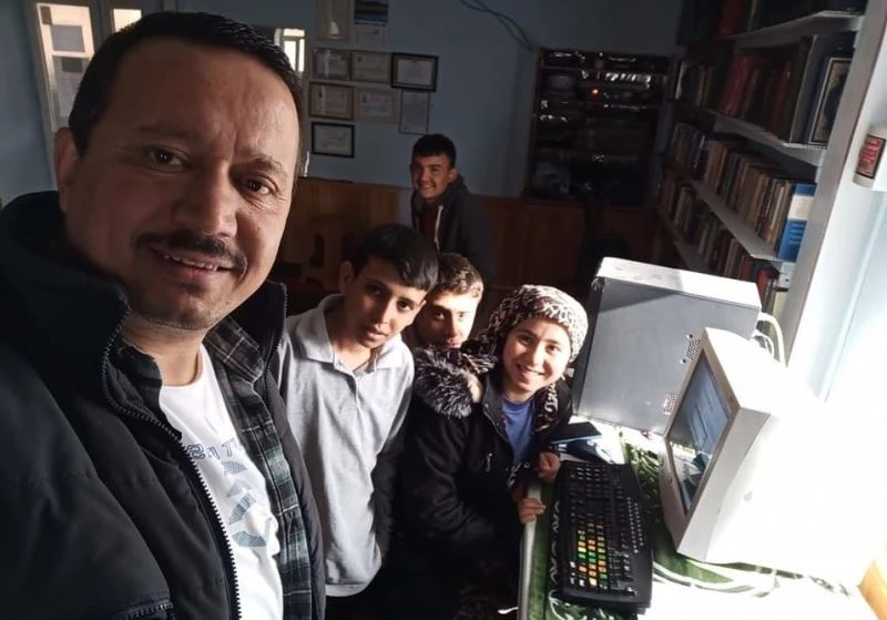 Cami imamının bilgisayar çağrısına vatandaşlar kayıtsız kalmadı
