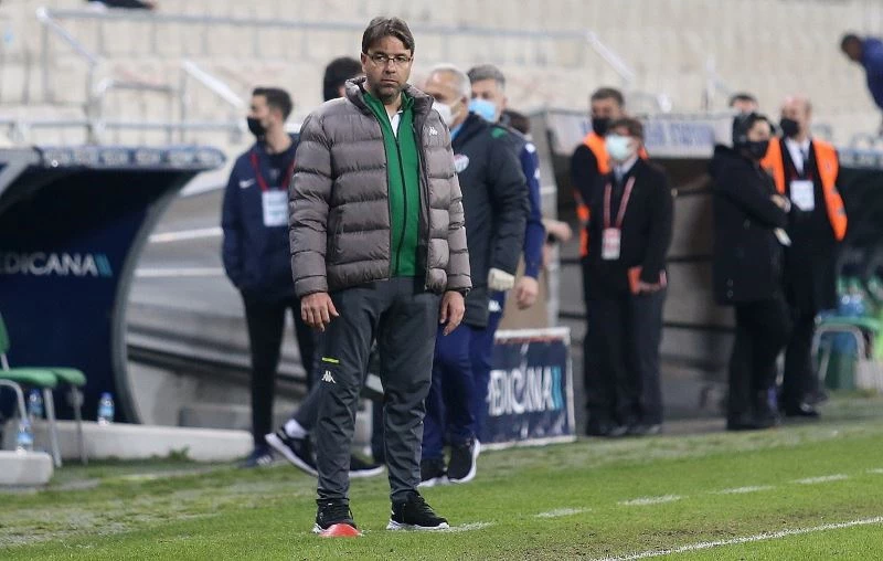Bursaspor Teknik Sorumlusu Fazlı Tan, görevinden ayrıldığını açıkladı
