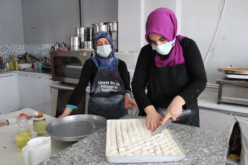 Bayramın tadı “Ev yapımı baklava” pandemide de yoğun talep görüyor
