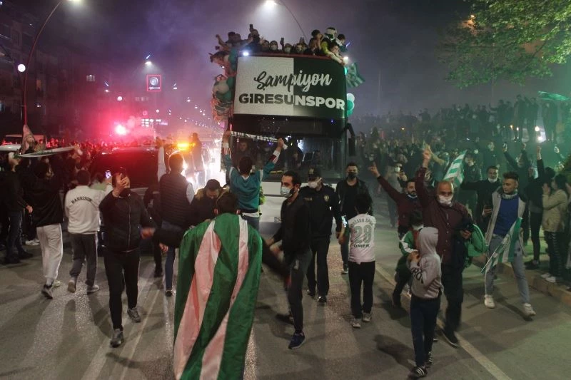 Giresunlular Süper Lig zaferini kutladılar
