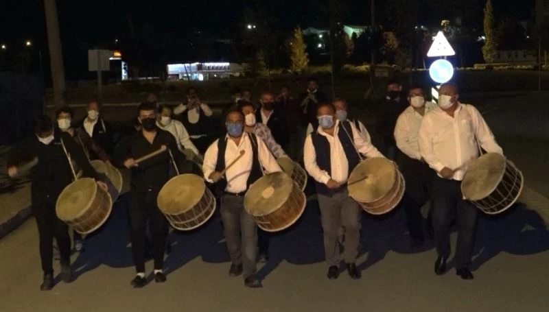 Ramazan’ın son sahurunda abdal şov
