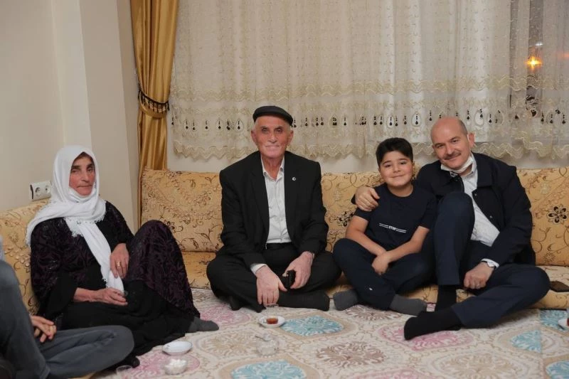 Bakan Soylu, iftarını Kamalı ailesinin evinde açtı
