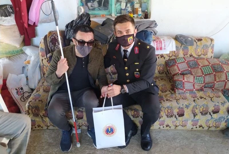 Jandarma komutanından gaziye bayram ziyareti
