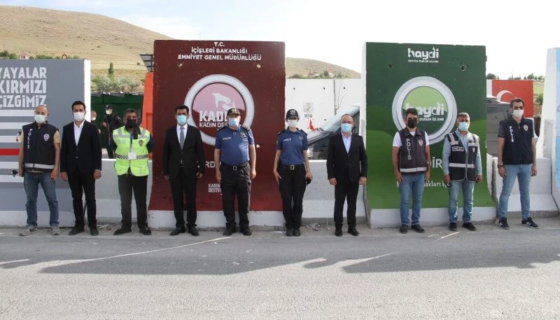 Vali Erkaya Yırık, güvenlik güçlerinin bayramını kutladı
