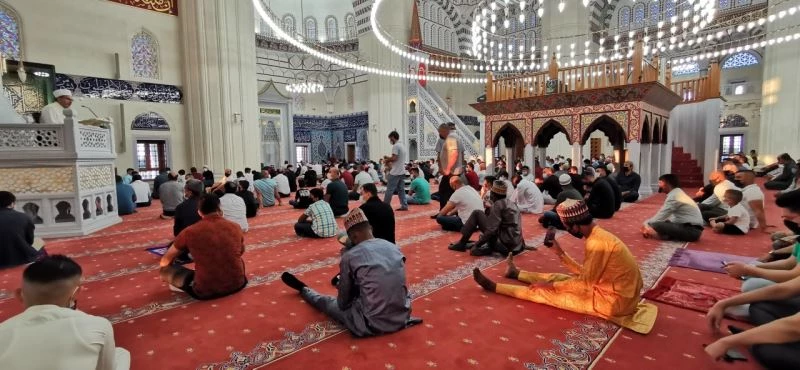 Türkiye’den Kırgız-Tacik sınırındaki çatışmalarda zarar görenlere insani yardım
