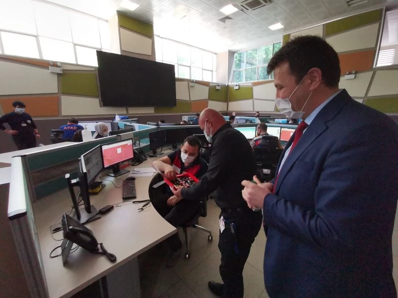 (Özel) Binlerce çağrının içerisinde bayramı yaşıyorlar
