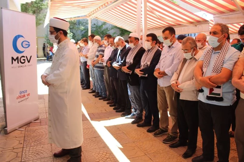 STK’lardan İsrail’e misilleme için Kıbrıs’ta tatbikat yapılması çağrısı
