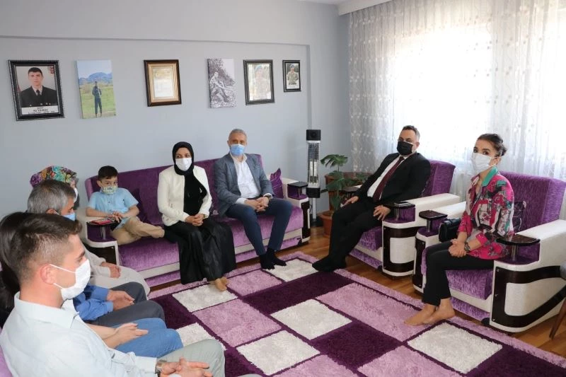 Kaymakam Halim’den şehit ailelerine bayram ziyareti
