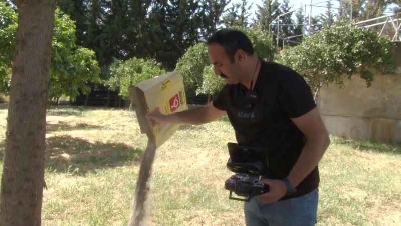 Engelliler için gözlük kabından temizlik robotu yaptı
