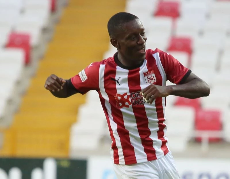 Max Gradel 11. golünü kaydetti
