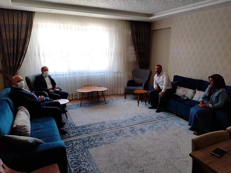 (Güncelleme) Kaymakam Çakıcı’dan şehit aileleri ve sağlıkçılarla bayramlaştı
