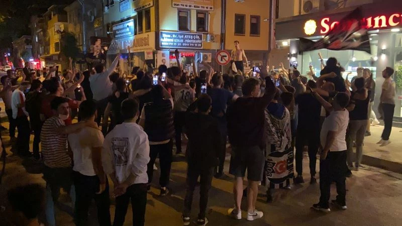 Bursa’da kısıtlamaya rağmen şampiyonluk kutlaması
