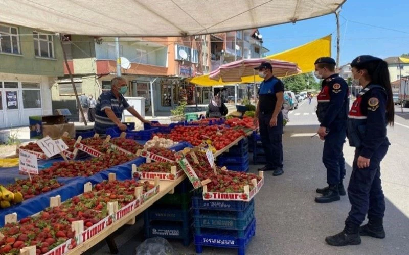 Jandarmadan kısıtlamayı ihlal eden 64 kişiye idari işlem
