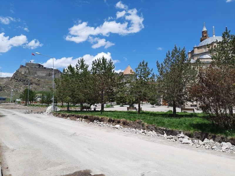 Evliya Cami etrafı tarihi dokuya uygun olarak yapılacak
