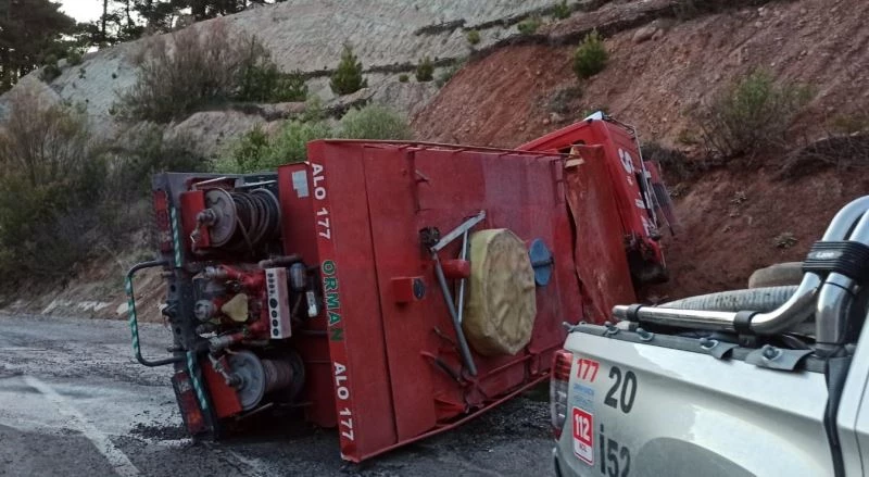 Yangına giden arazöz devrildi; 2 yaralı
