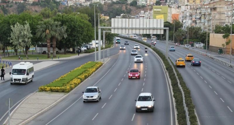 17 günlük tam kapanma sona erdi: İzmir’de hareketlilik başladı
