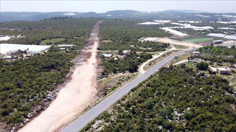 Erdemli Ayrancı yolunda yeni güzergah çalışmaları sürüyor
