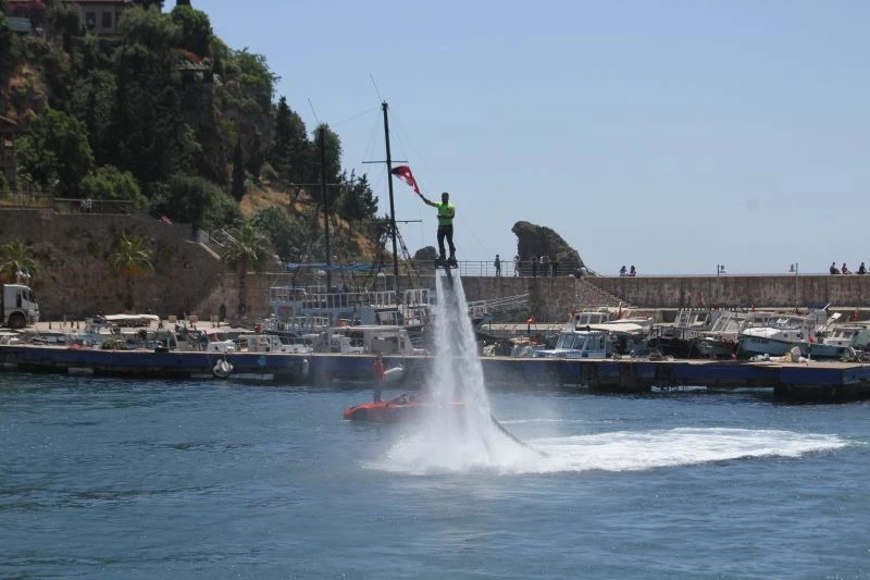 19 Mayıs’ta mavi sularda görsel şölen yaşandı
