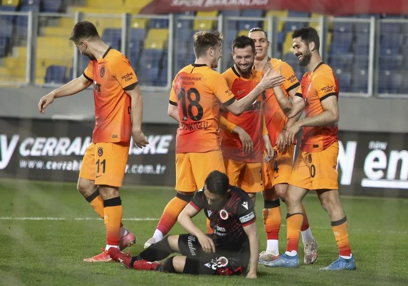 Galatasaray zirve takibini sürdürdü
