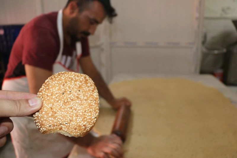 (Özel) Gaziantep’te fırıncıların kömbe mesaisi
