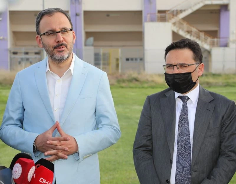 Bakan Kasapoğlu: “Türkiye’nin en donanımlı spor lisesini Afyonkarahisar’a yapacağız”

