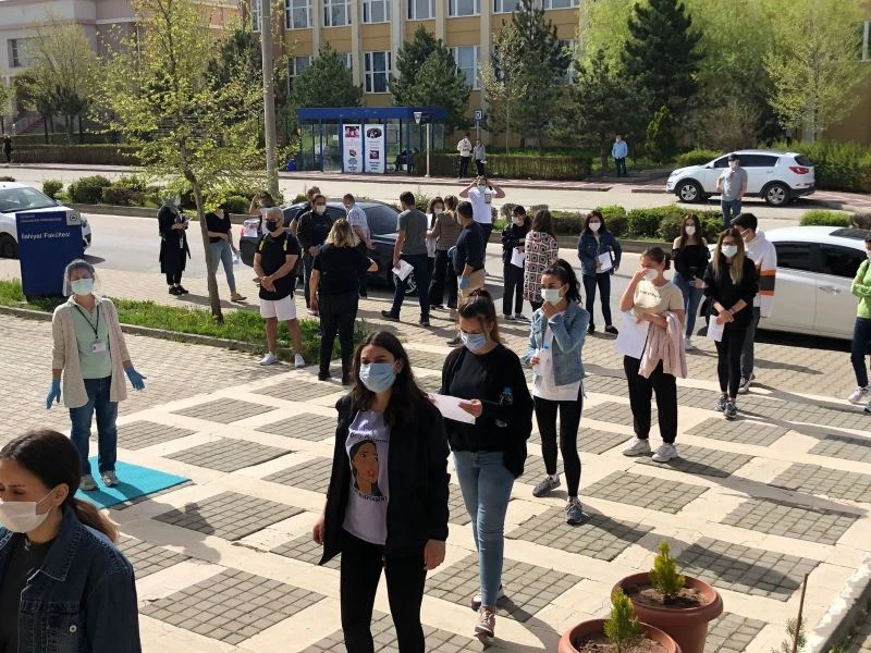 ALES pandemi tedbirleriyle gerçekleşti
