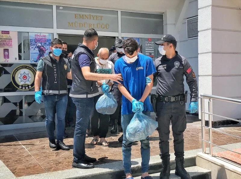 Suriye açıklarında bir gemide yaklaşık 1,5 ton esrarın ele geçirildiği 