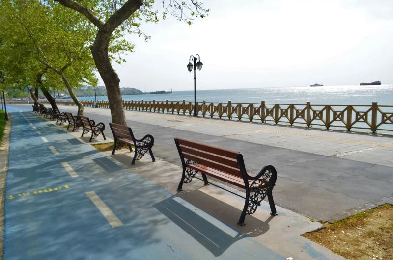 Kapanmanın 5’inci gününde sahil ve yollar sakin
