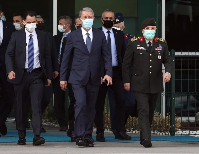 Milli Savunma Bakanı Hulusi Akar, beraberinde Genelkurmay Başkanı Org. Yaşar Güler ile Libya’nın başkenti Trablus’a gitti.
