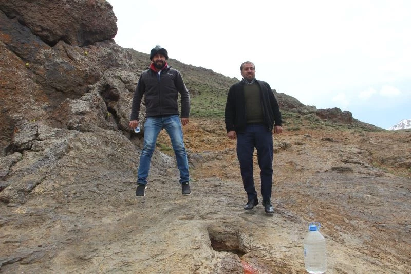 Bu suyu içenler zıplamadan duramıyor
