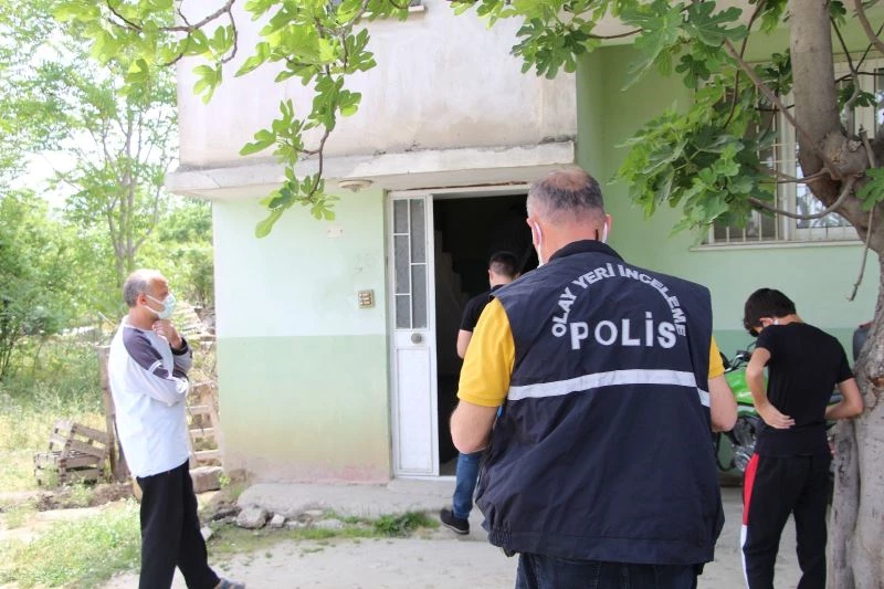 Kendisini öldürmek isteyen kocasının hayatını kurtardı
